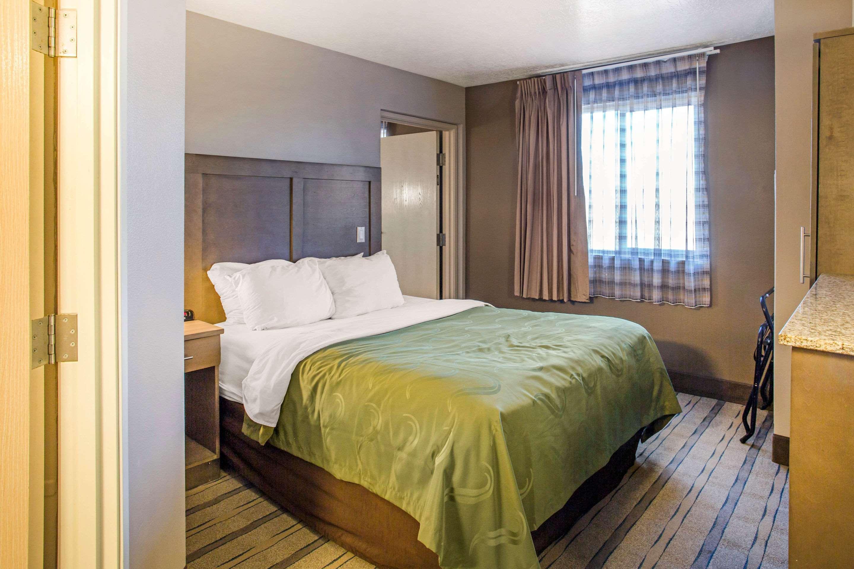 Moriarty Quality Inn מראה חיצוני תמונה
